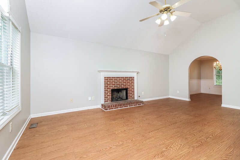 2,545/Mo, 3387 Cider Mill Ct SW Marietta, GA 30064 Living Room View 2