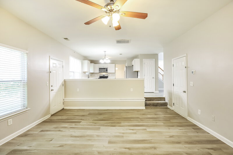 2,135/Mo, 3112 Berthas Overlook Douglasville, GA 30135 Living Room View 2