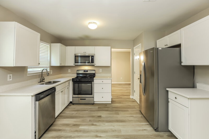 2,135/Mo, 3112 Berthas Overlook Douglasville, GA 30135 Kitchen View 2
