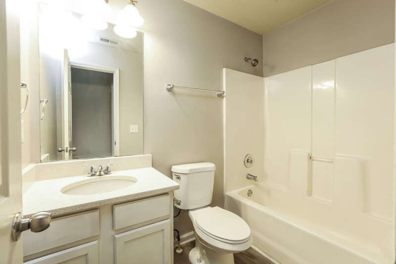 2,135/Mo, 3112 Berthas Overlook Douglasville, GA 30135 Bathroom View