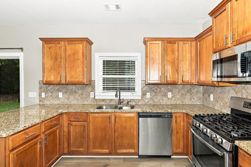 2,015/Mo, 2808 Harcourt Dr Locust Grove, GA 30248 Kitchen View