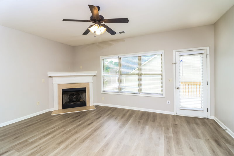 2,025/Mo, 142 Bethany Manor Dr Ball Ground, GA 30107 Living Room View 2