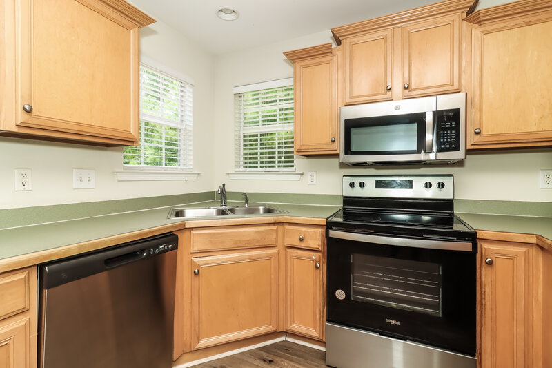 2,020/Mo, 212 Browning Cir Acworth, GA 30101 Kitchen View 2