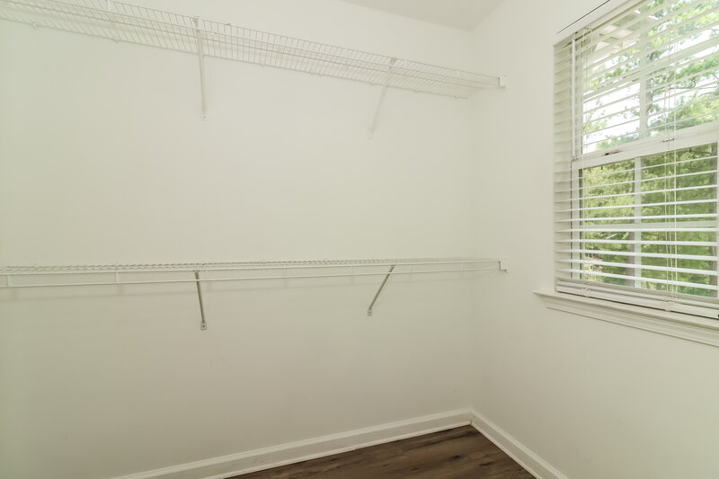 2,020/Mo, 212 Browning Cir Acworth, GA 30101 Walk In Closet View