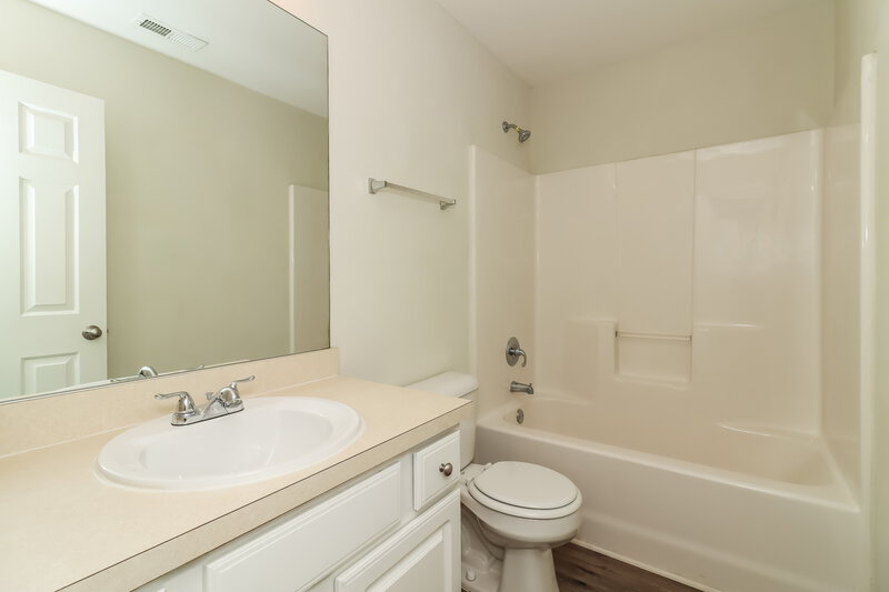 2,020/Mo, 212 Browning Cir Acworth, GA 30101 Bathroom View