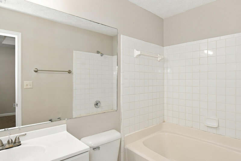 1,575/Mo, 2984 Falling Water Pt College Park, GA 30349 Primary Bathroom View