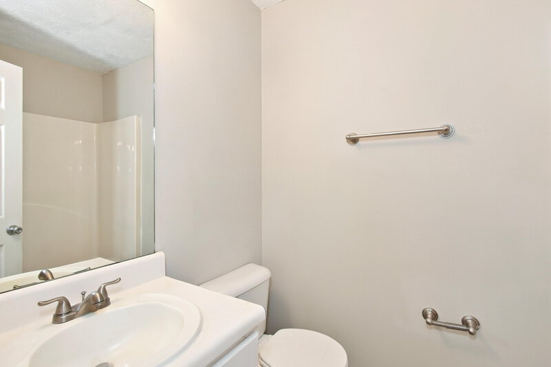 1,575/Mo, 2984 Falling Water Pt College Park, GA 30349 Bathroom View