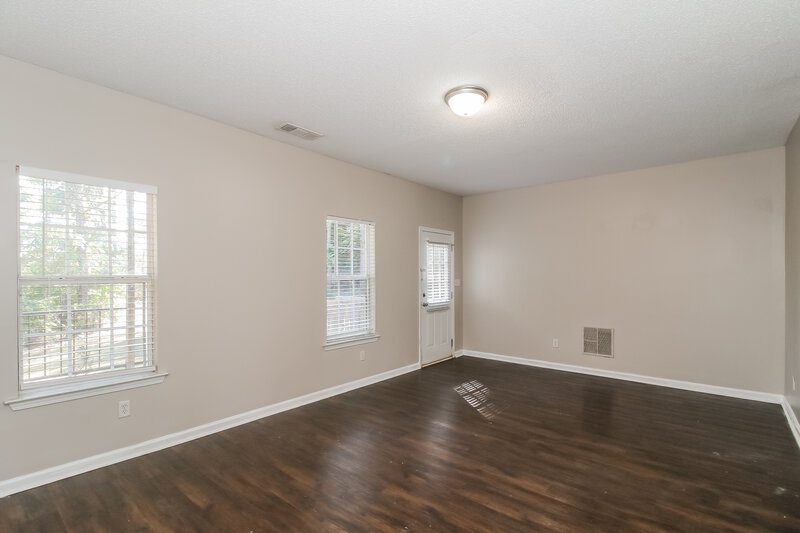 2,550/Mo, 40 Savoy Park Dr Covington, GA 30014 Family Room View