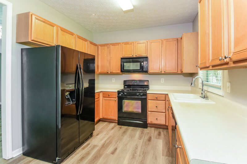 2,230/Mo, 253 Diamond Valley Pass Canton, GA 30114 Kitchen View
