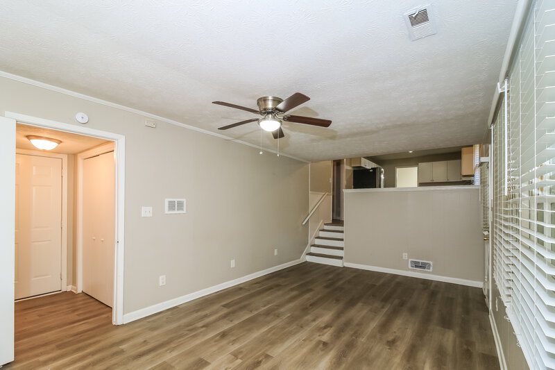 2,040/Mo, 2115 Pine Knoll Cir NE Conyers, GA 30013 Living Room View