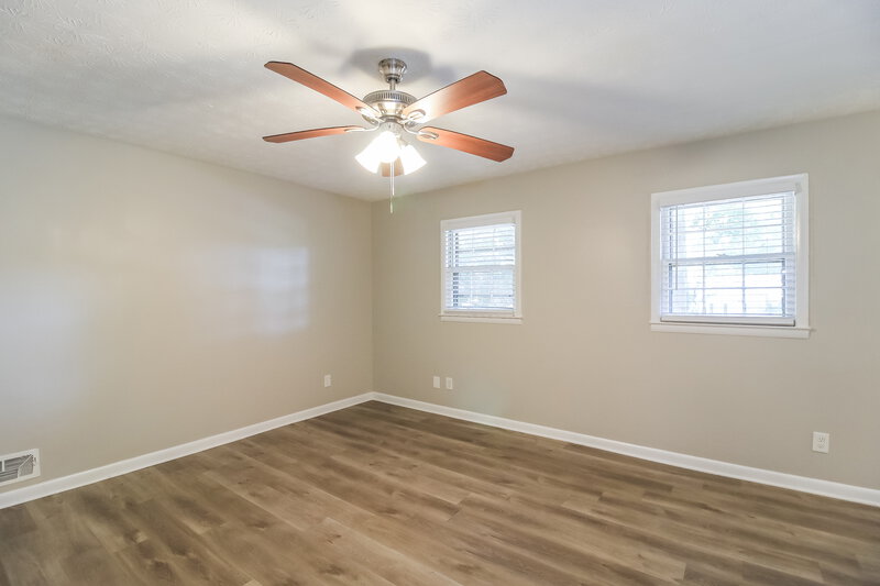 2,040/Mo, 2115 Pine Knoll Cir NE Conyers, GA 30013 Main Bedroom View