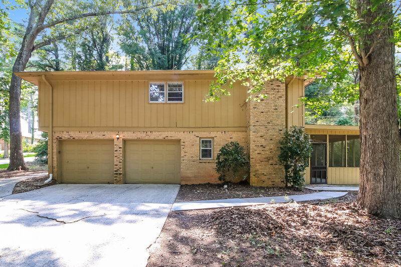 2,040/Mo, 2115 Pine Knoll Cir NE Conyers, GA 30013 Rear View