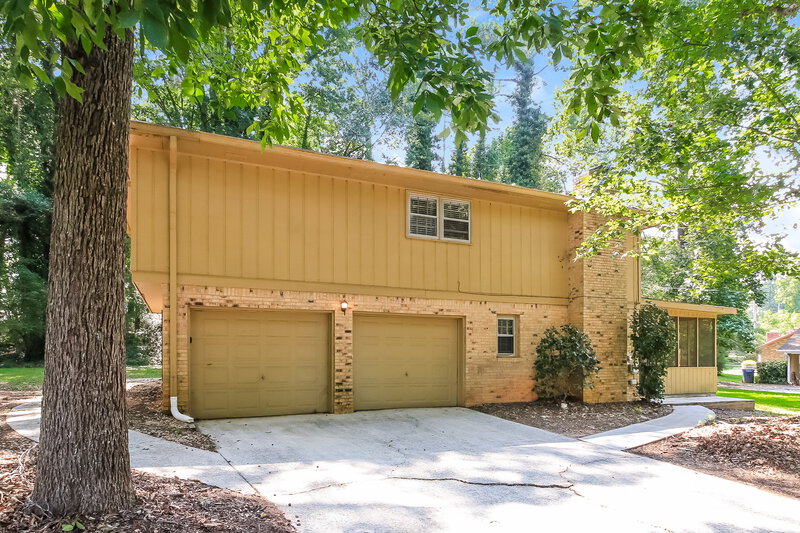 2,040/Mo, 2115 Pine Knoll Cir NE Conyers, GA 30013 Rear View 2