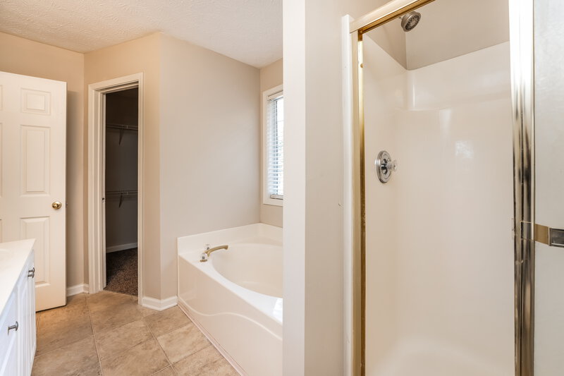 2,900/Mo, 2855 Karen Rdg SW Conyers, GA 30094 Main Bathroom View 2