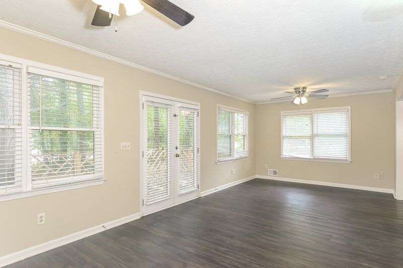 1,620/Mo, 1560 Cherry Hill Ct SW Conyers, GA 30094 Family Room View