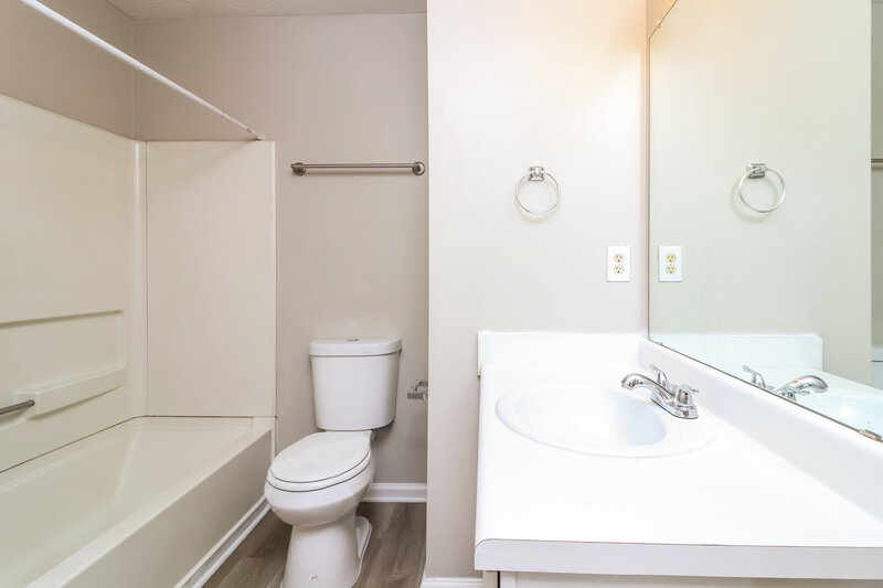 2,055/Mo, 1338 Vintage Pointe Dr Lawrenceville, GA 30044 Bathroom View
