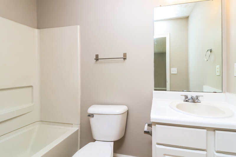 2,055/Mo, 1338 Vintage Pointe Dr Lawrenceville, GA 30044 Bathroom View 2