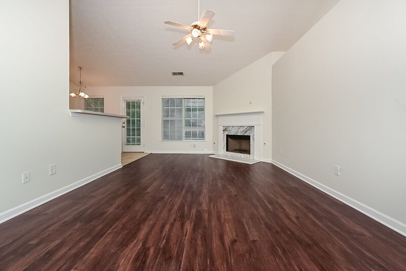 1,515/Mo, 7510 Deer Creek Dr Union City, GA 30291 Living Room View