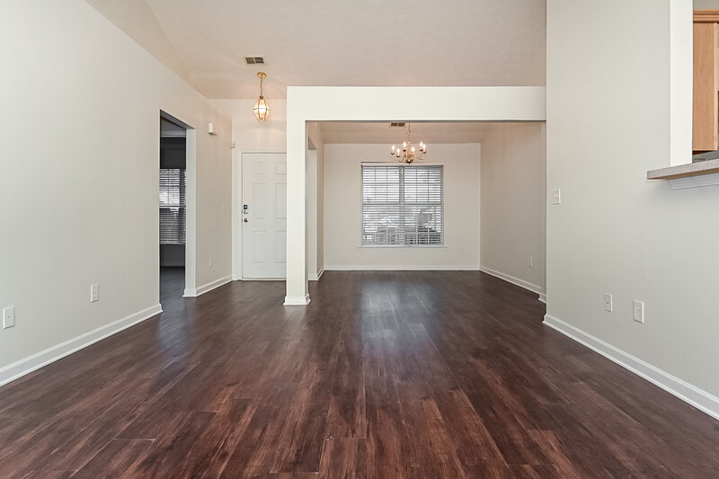 1,515/Mo, 7510 Deer Creek Dr Union City, GA 30291 Living Room View 2