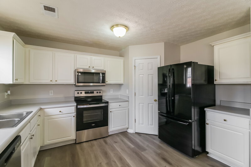 2,505/Mo, 4327 Conley Lndg Conley, GA 30288 Kitchen View 2