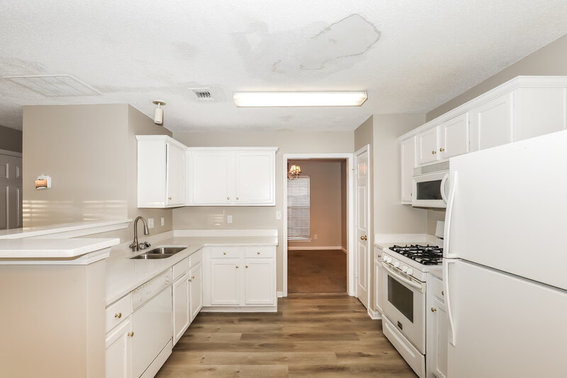 2,235/Mo, 5488 Vanity Joys Ln Ellenwood, GA 30294 Kitchen View