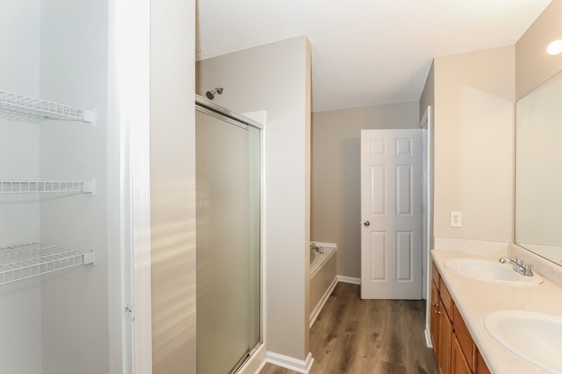 2,235/Mo, 5488 Vanity Joys Ln Ellenwood, GA 30294 Main Bathroom View