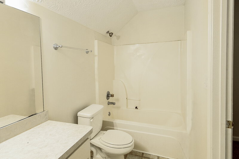 2,055/Mo, 35 Pebble Brooke Ct Covington, GA 30016 Bathroom View