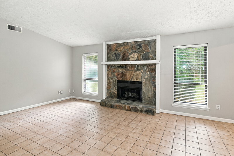 1,695/Mo, 35 Windsong Ct Stockbridge, GA 30281 Living Room View