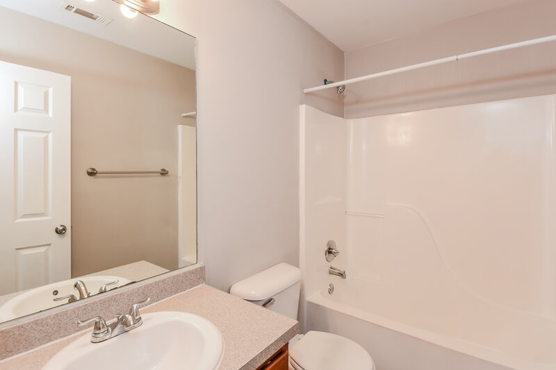 2,400/Mo, 1440 Paddocks Ct Powder Springs, GA 30127 Bathroom View 2