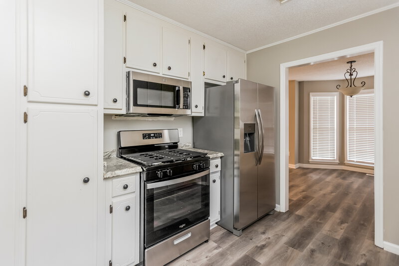 2,240/Mo, 1414 Towne Harbor Psge Woodstock, GA 30189 Kitchen View 2