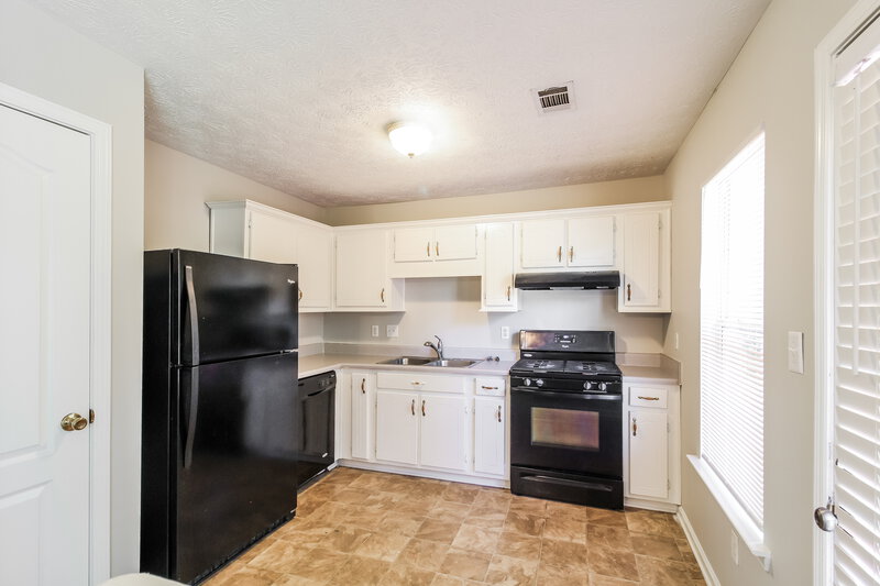 1,840/Mo, 5711 Meadowview Rd Rex, GA 30273 Kitchen View