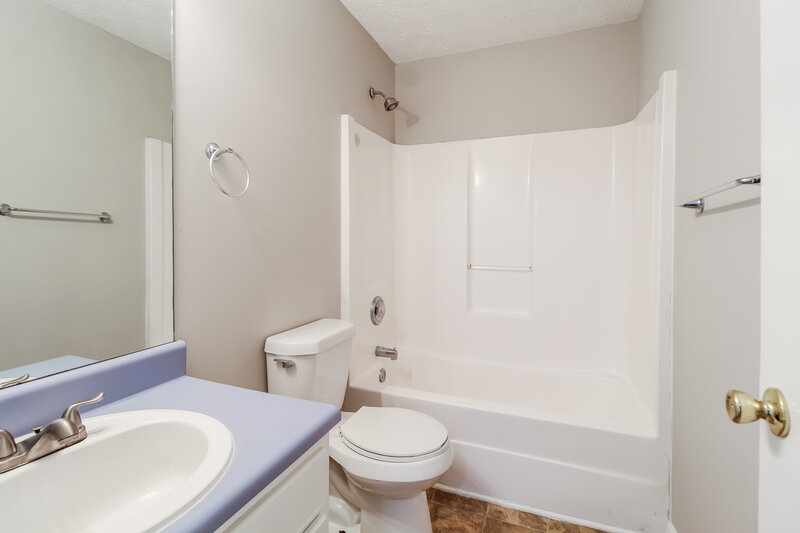 1,840/Mo, 5711 Meadowview Rd Rex, GA 30273 Bathroom View