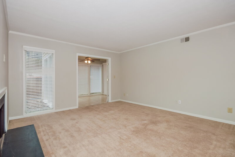 2,580/Mo, 108 Augusta Dr SE Marietta, GA 30067 Living Room View