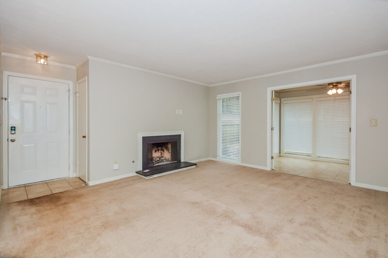2,580/Mo, 108 Augusta Dr SE Marietta, GA 30067 Living Room View 2