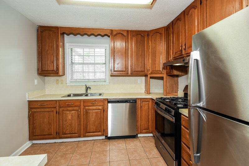 1,925/Mo, 108 Augusta Dr SE Marietta, GA 30067 Kitchen View