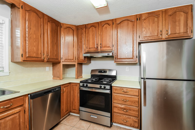 1,925/Mo, 108 Augusta Dr SE Marietta, GA 30067 Kitchen View 2