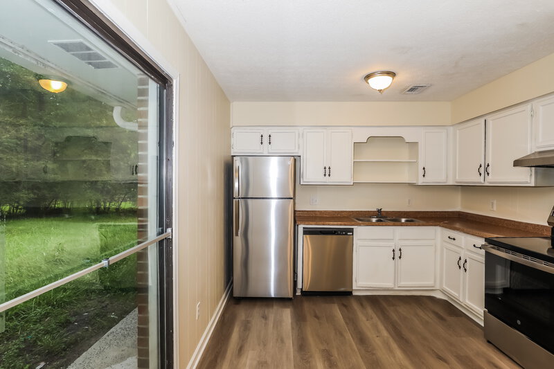 1,615/Mo, 5 Silverwood Dr Newnan, GA 30265 Kitchen View
