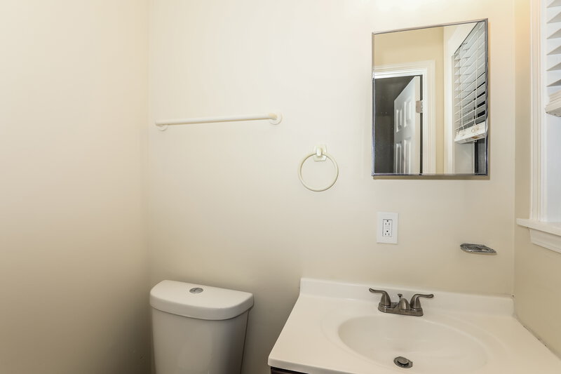 1,615/Mo, 5 Silverwood Dr Newnan, GA 30265 Bathroom View
