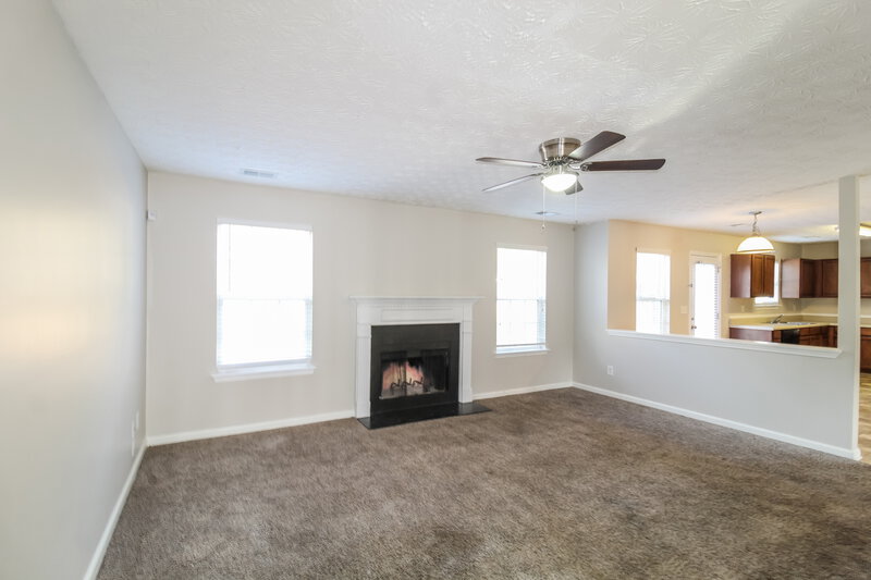 3,260/Mo, 296 Millstone Dr Hampton, GA 30228 Living Room View 2