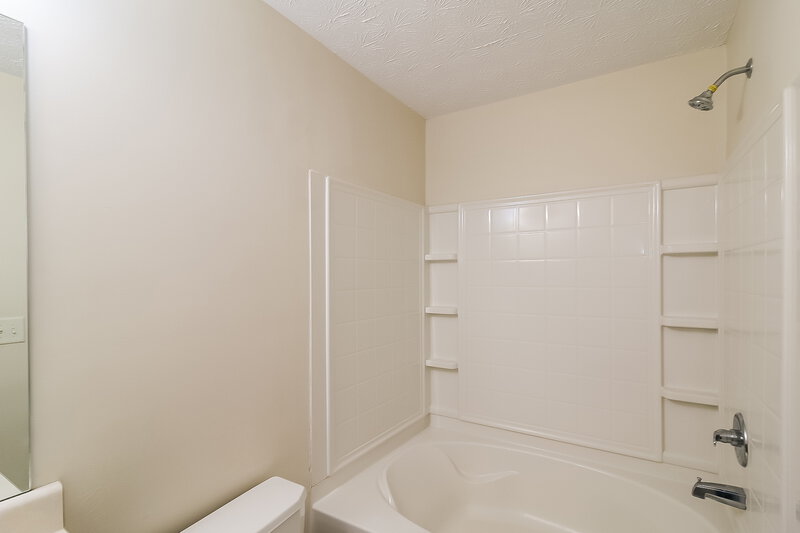 1,640/Mo, 1521 Conley Way Conley, GA 30288 Main Bathroom View