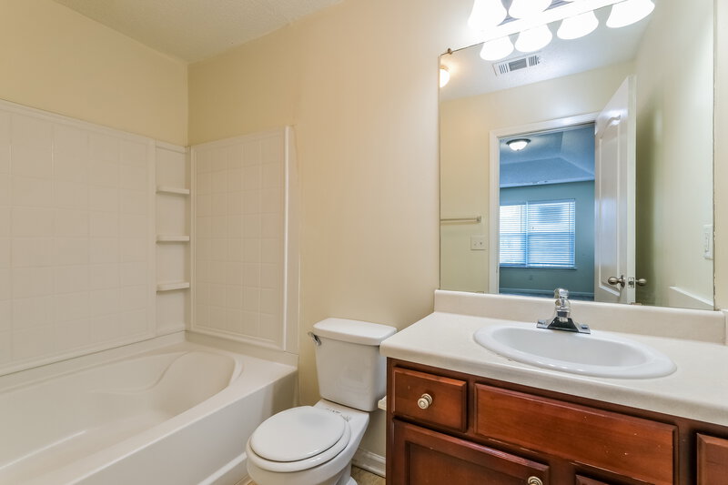 1,770/Mo, 1752 Old Dogwood Jonesboro, GA 30238 Main Bathroom View