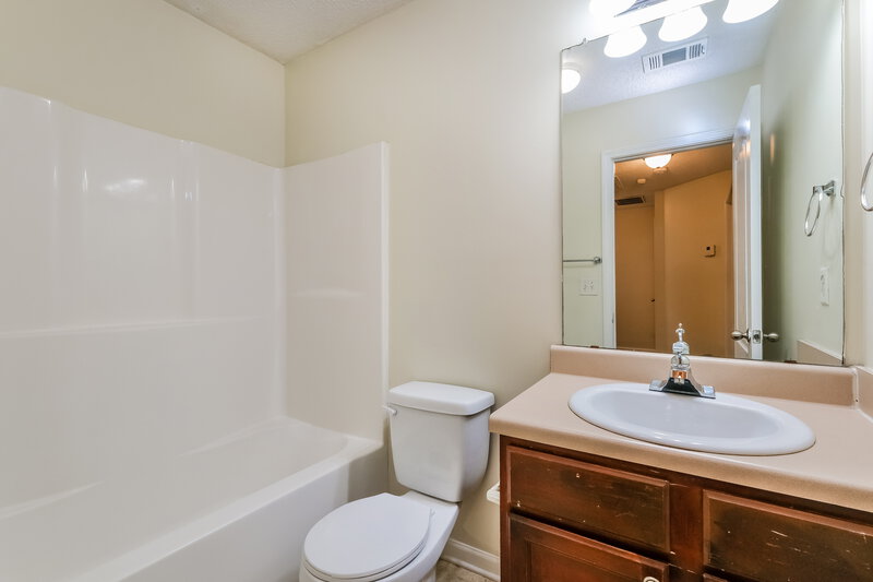 1,770/Mo, 1752 Old Dogwood Jonesboro, GA 30238 Bathroom View