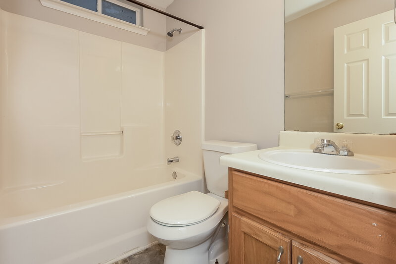 1,850/Mo, 740 Strawflower Ln Locust Grove, GA 30248 Bathroom View