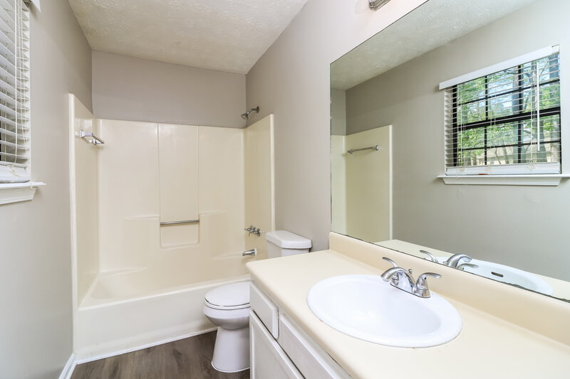 1,835/Mo, 2686 Lantern Trl Lithia Springs, GA 30122 Main Bathroom View