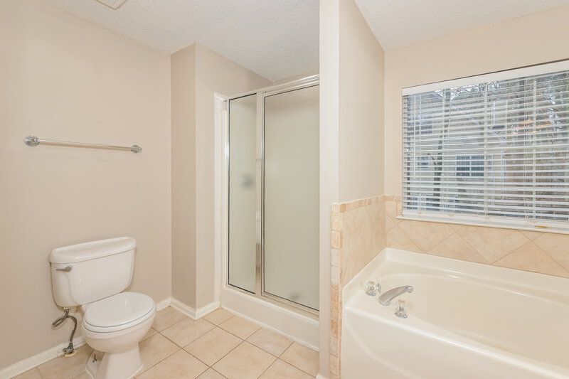0/Mo, 1511 Mariray Ct Lawrenceville, GA 30045 Main Bathroom View 2