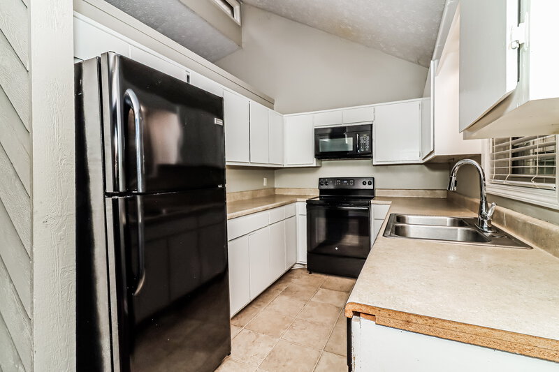 1,795/Mo, 770 Dover St Marietta, GA 30066 Kitchen View