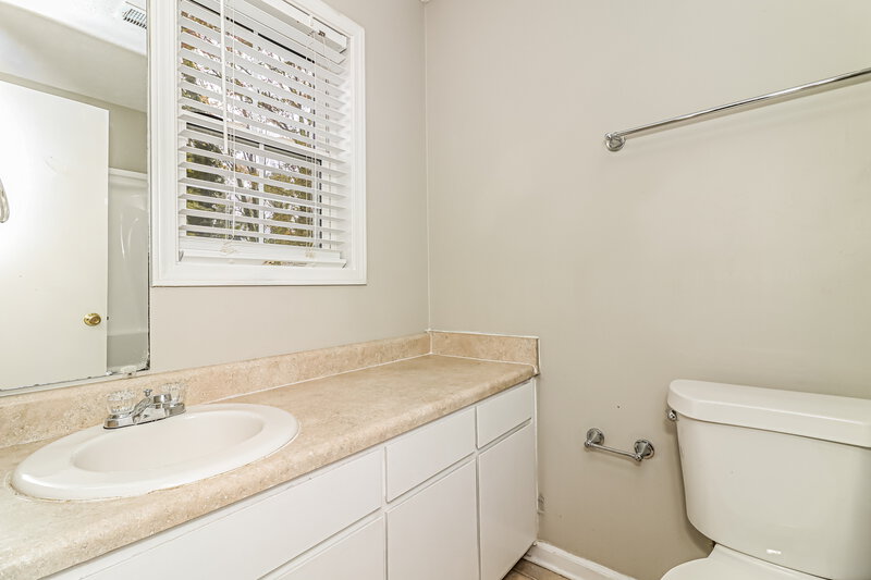 1,795/Mo, 770 Dover St Marietta, GA 30066 Main Bathroom View