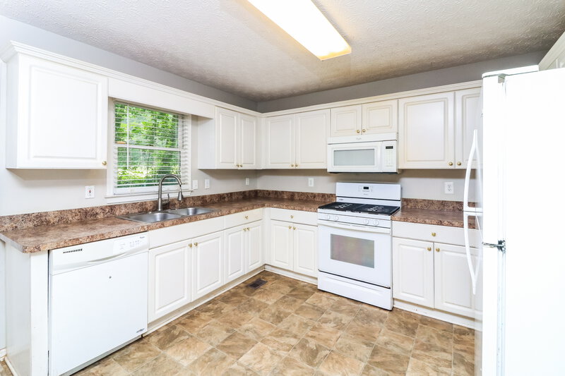 1,785/Mo, 24 Garner Farm Dr Dallas, GA 30157 Kitchen View