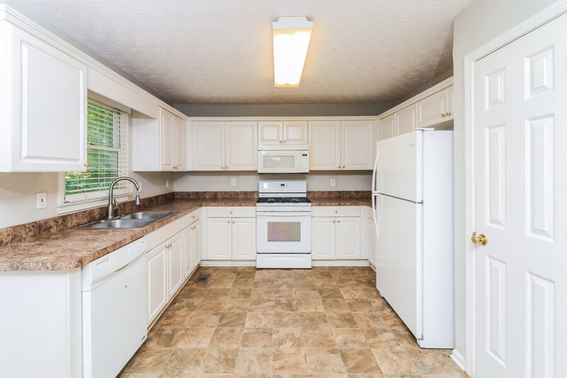 1,785/Mo, 24 Garner Farm Dr Dallas, GA 30157 Kitchen View 2