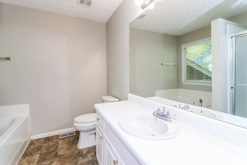 1,785/Mo, 24 Garner Farm Dr Dallas, GA 30157 Main Bathroom View